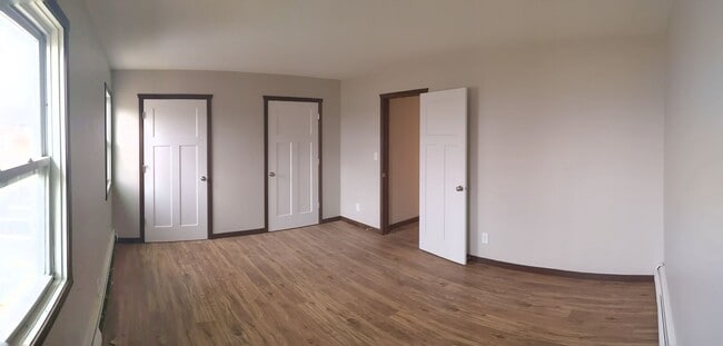 Building Photo - Conveniently located Riverbend Apartments feature a quiet community with a large green space