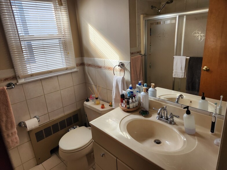 Bathroom - 30 E 36th St