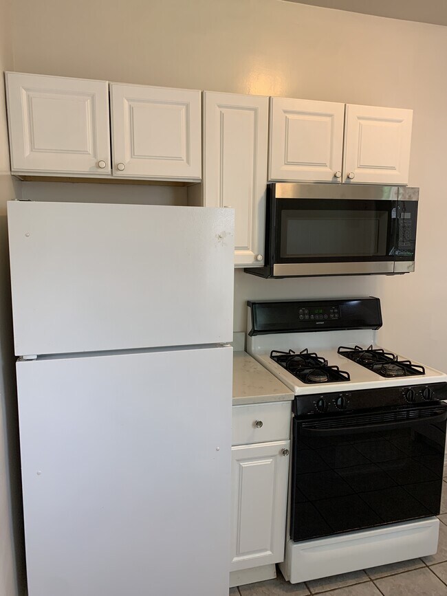 Building Photo - 6404 Forward Ave