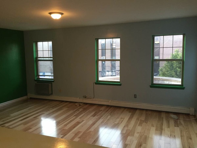 Building Photo - 2028 Bergen St