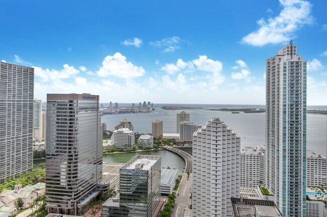 Building Photo - 801 S Miami Ave