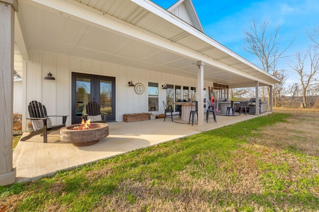 Building Photo - 149 NW Campbell Loop