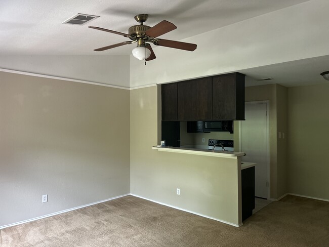 Building Photo - 4803 Hamilton Wolfe