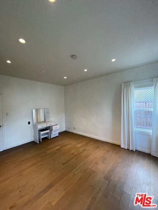 Building Photo - 459 S Holt Ave