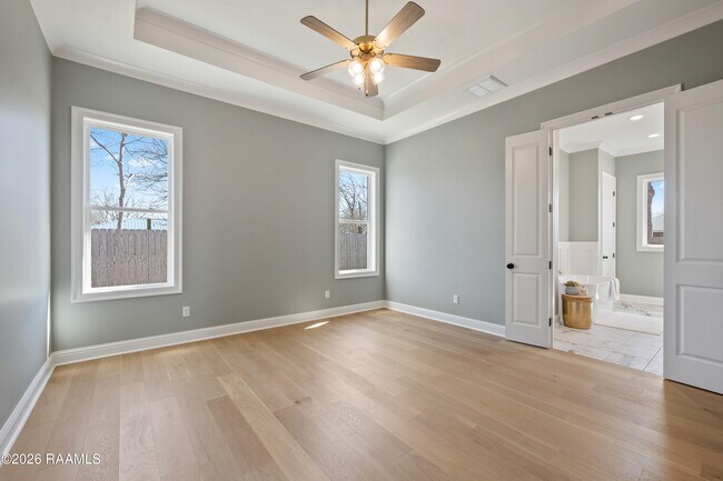 Building Photo - 100 Sanctuary Ln