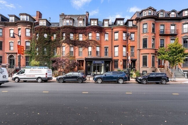 Building Photo - 597 Tremont St
