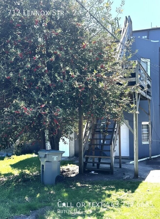 Building Photo - 712 Lennox St