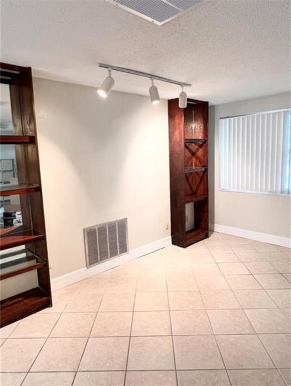 Building Photo - 7245 Exemplar Dr