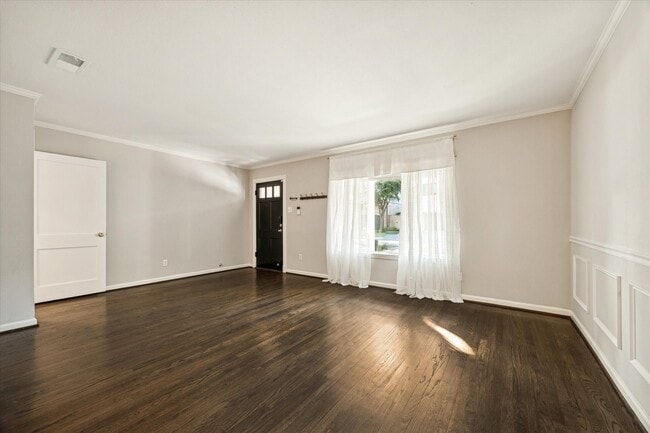 Building Photo - 2619 Eastgrove Ln