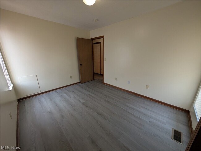 Building Photo - 1517 Whitehall Blvd