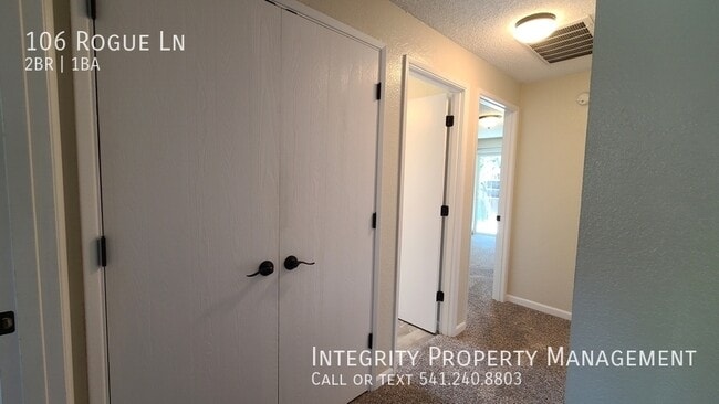 Building Photo - 106 Rogue Ln