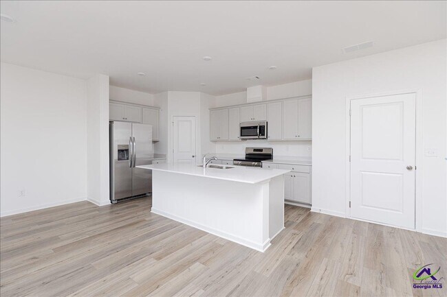 Building Photo - 218 Hickory Rdg Trl