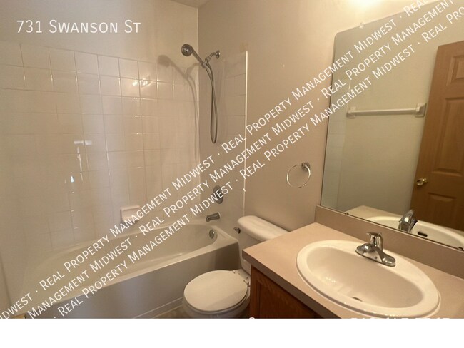 Building Photo - 731 Swanson St