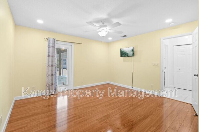 Building Photo - 244 Greymon Dr