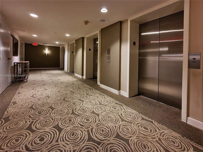Building Photo - 2333 Brickell Ave