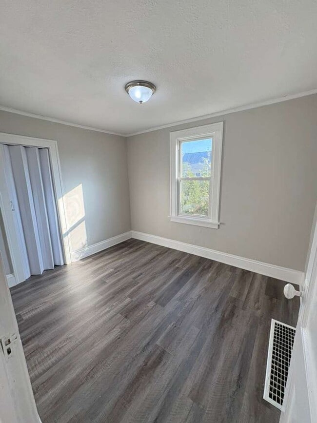 Building Photo - Spacious Single Family Home in Willowick