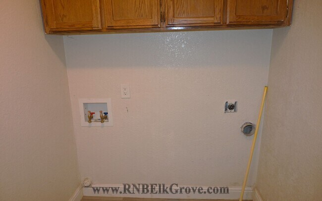 Building Photo - 2339 Silverado Ct