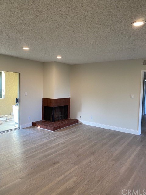 Building Photo - 522 W Sierra Madre Blvd
