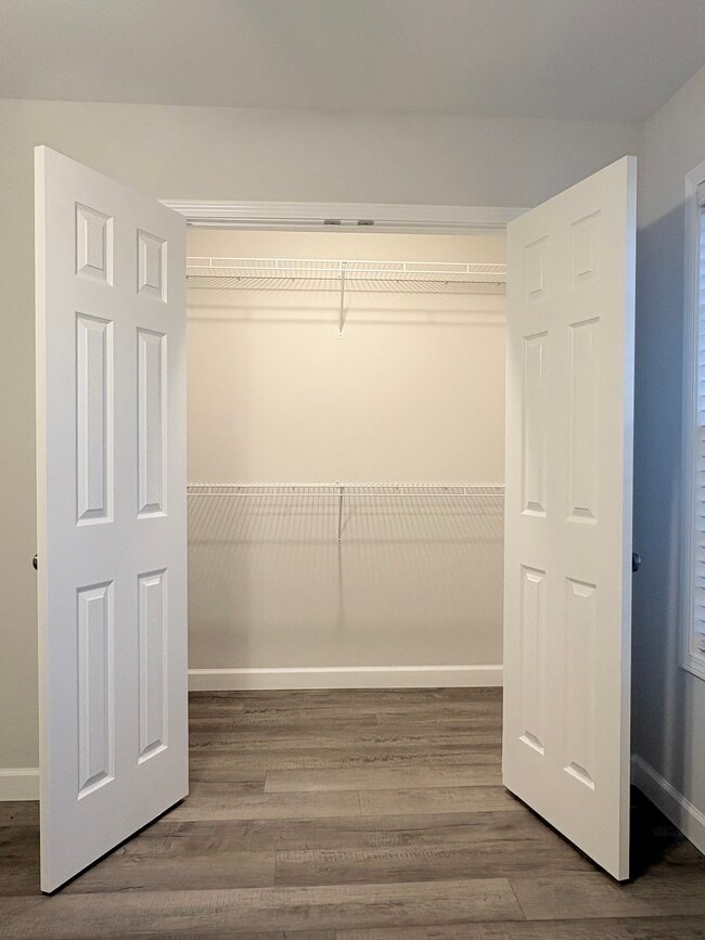 Building Photo - 869 Rodeo Ln