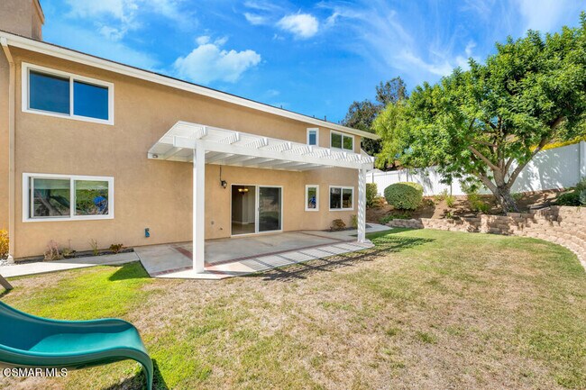 Building Photo - 852 Admiral Ct