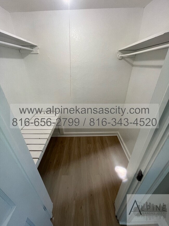 Building Photo - 5647 Euclid Ave