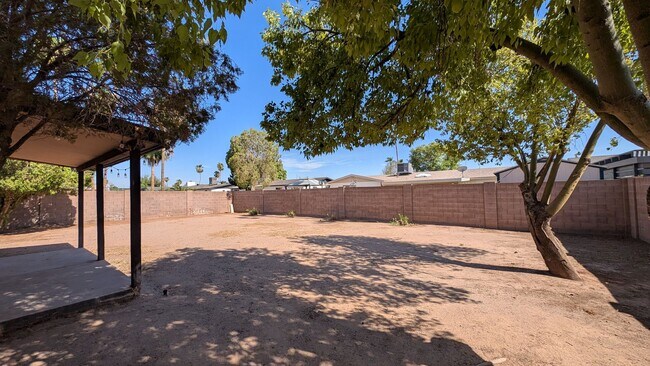 Building Photo - 2431 W Plata Ave
