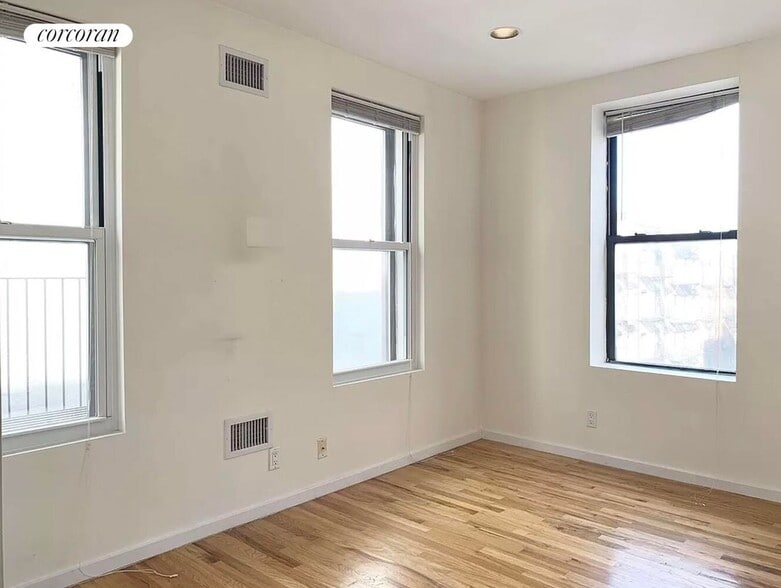 Building Photo - 1627 Park Ave