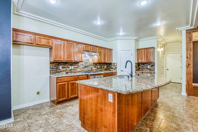 Building Photo - 13401 Emerald Pond Dr