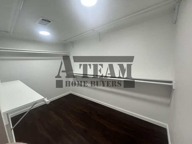 Building Photo - Fully Remodeled 2 Bedroom 2 Bath in Gun Ba...