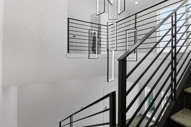 Building Photo - 5614 Larkin St