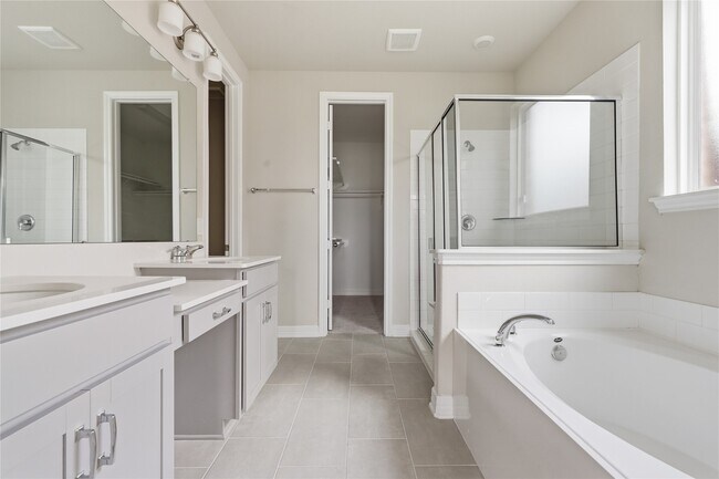 Building Photo - 2638 Settler Hl Dr