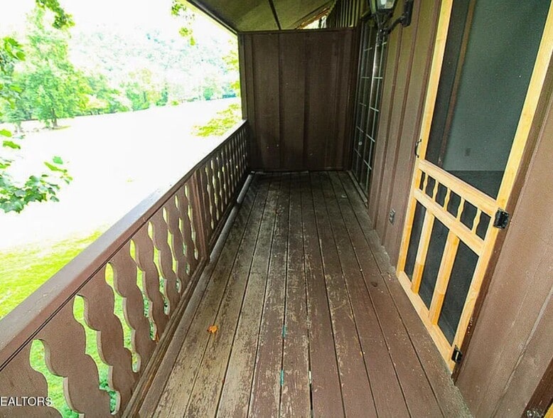Primary Photo - 3815 E Parkway