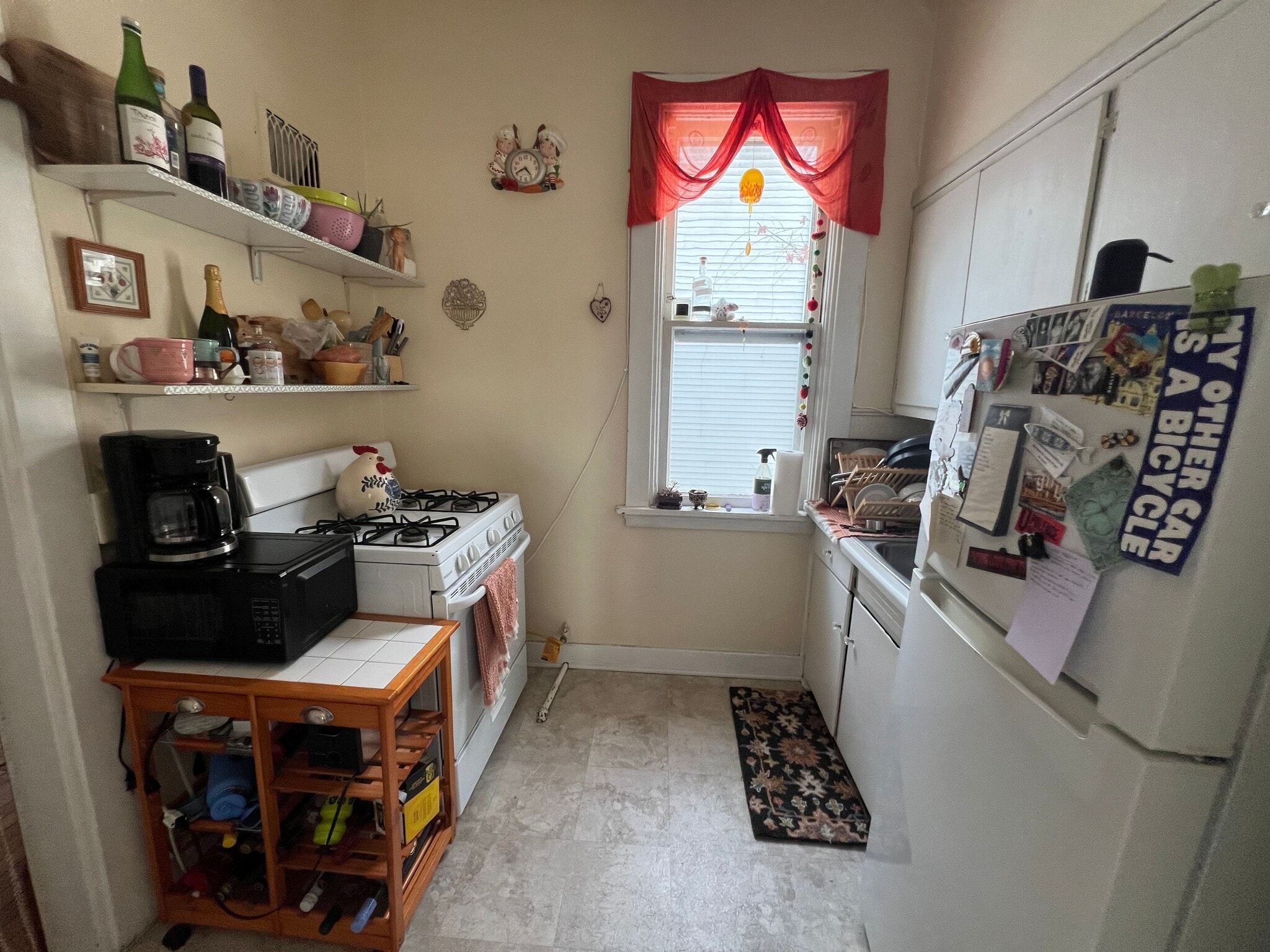 Building Photo - 1111 E Johnson St