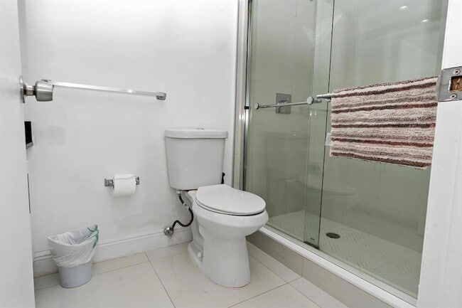 Building Photo - 1880 S Ocean Dr