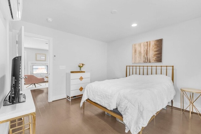 Building Photo - Modern 4-Level Townhome with Rooftop Terrace & Indoor/Outdoor Fireplace Near Old Town