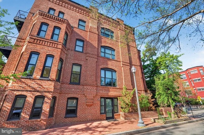 Building Photo - 1620 15th St NW