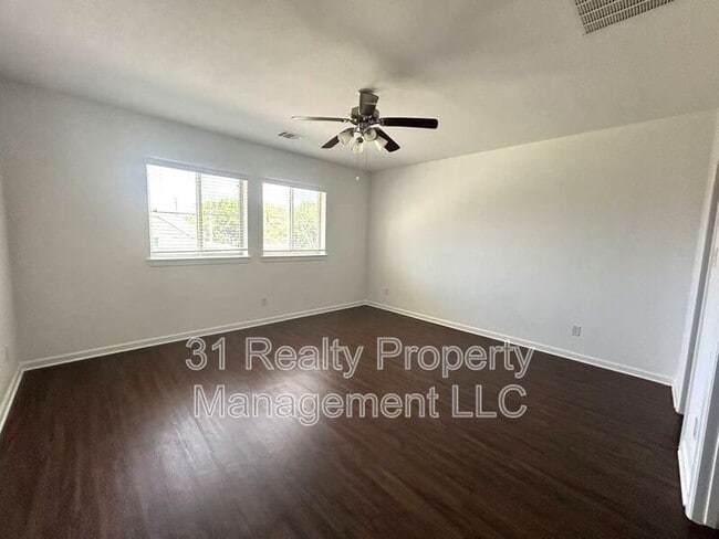 Building Photo - 1134 Alpine Dr