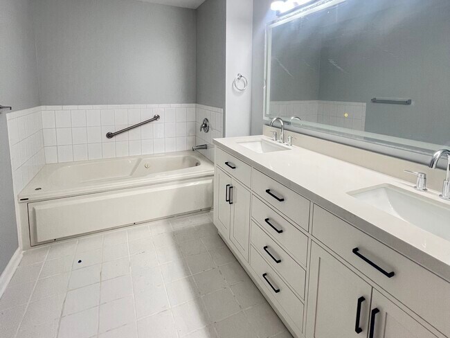 Building Photo - 123 Iliad Dr