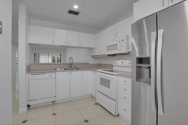 Building Photo - 315 NW 36th Ave