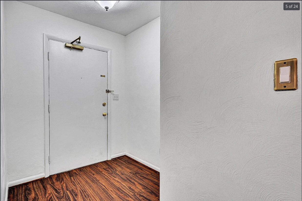 Building Photo - 5260 Crossbow Cir