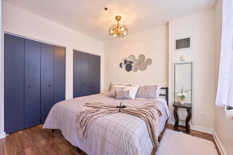 Building Photo - 5 N Wabash Ave