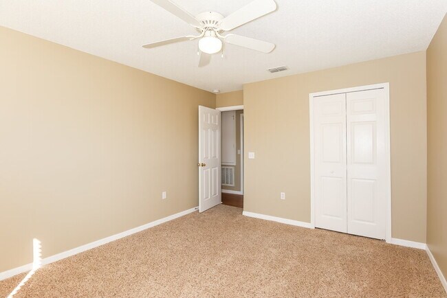 Building Photo - 12930 Bridleford Dr