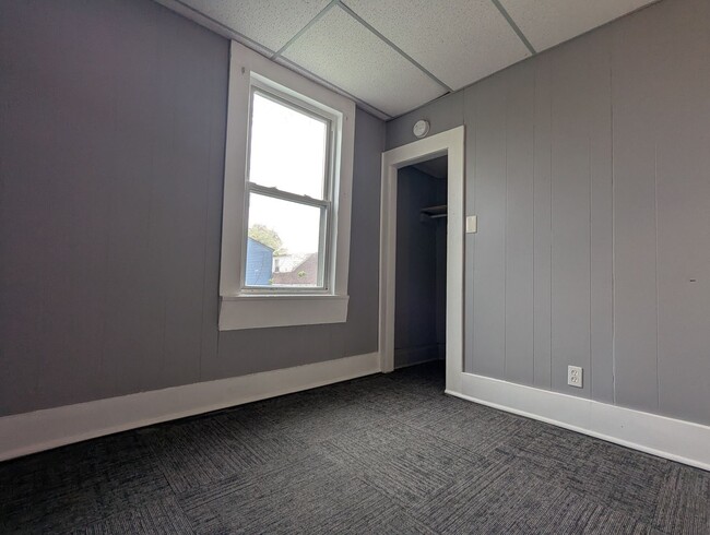 Building Photo - 50 Reservoir St