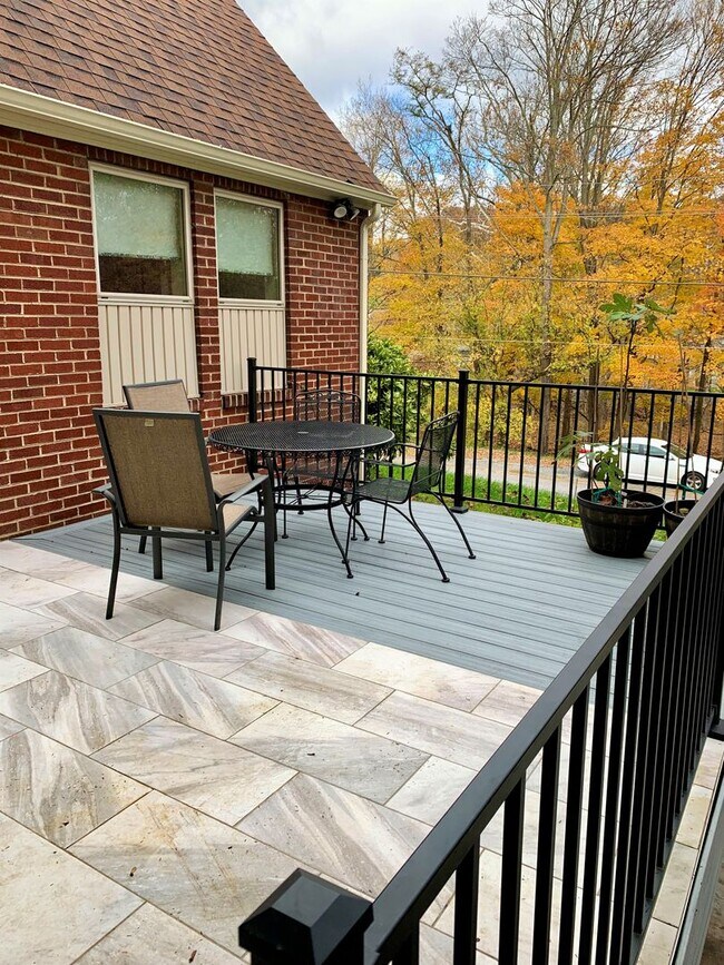 Building Photo - 148 Campbell Ave