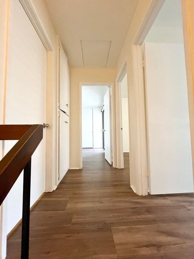 Building Photo - Spacious 3 Bedroom 2 Bathroom Town-Home with In-Unit Laundry, Pool and 2 Parking Spaces!