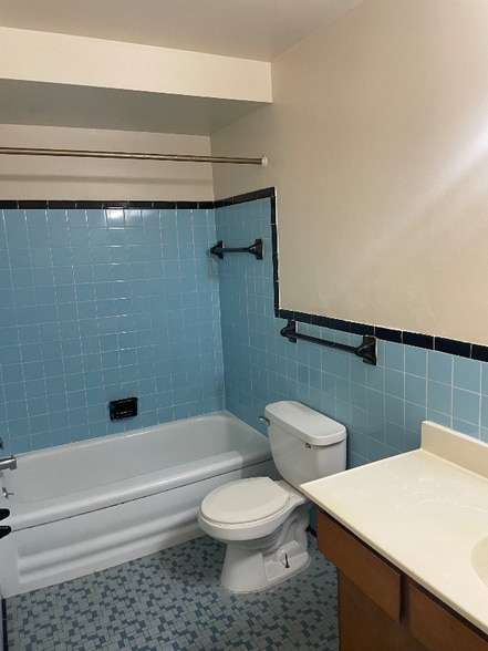 Building Photo - 125 Arcola St