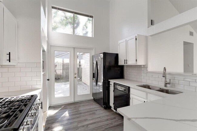 Building Photo - 18326 Autumn Trails Ln