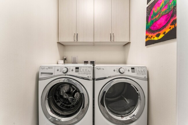 Building Photo - 1544 Utica St