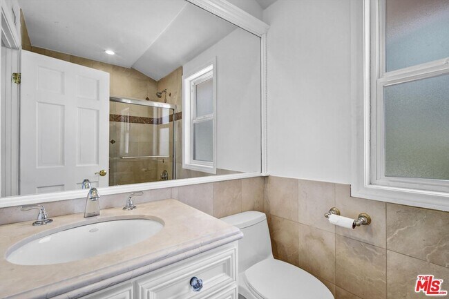 Building Photo - 1515 Outlook Cir