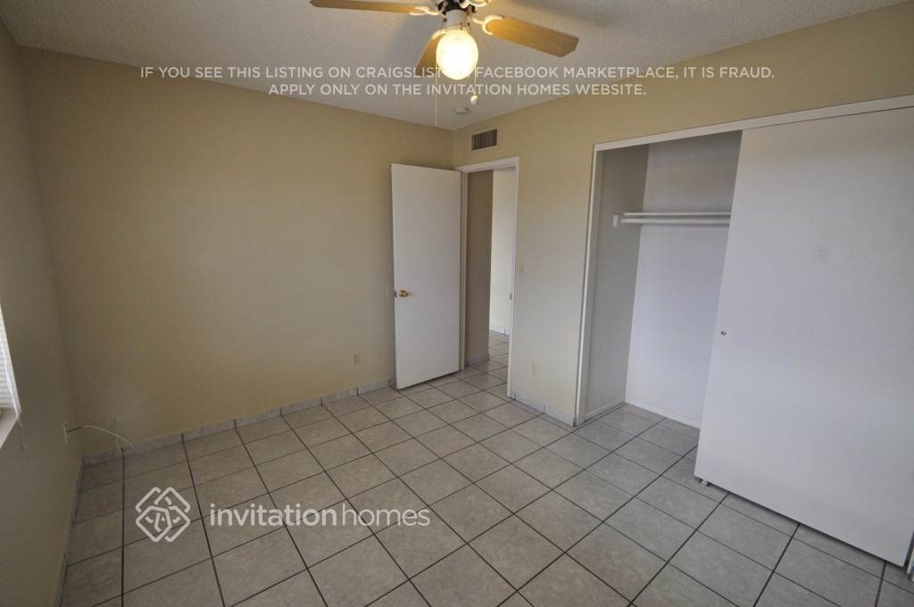 Building Photo - 9503 W Las Palmaritas Dr